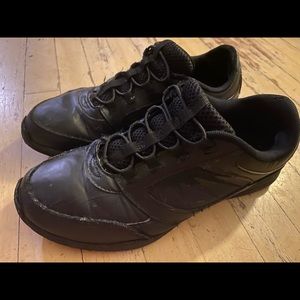 Black slip resistant shoes